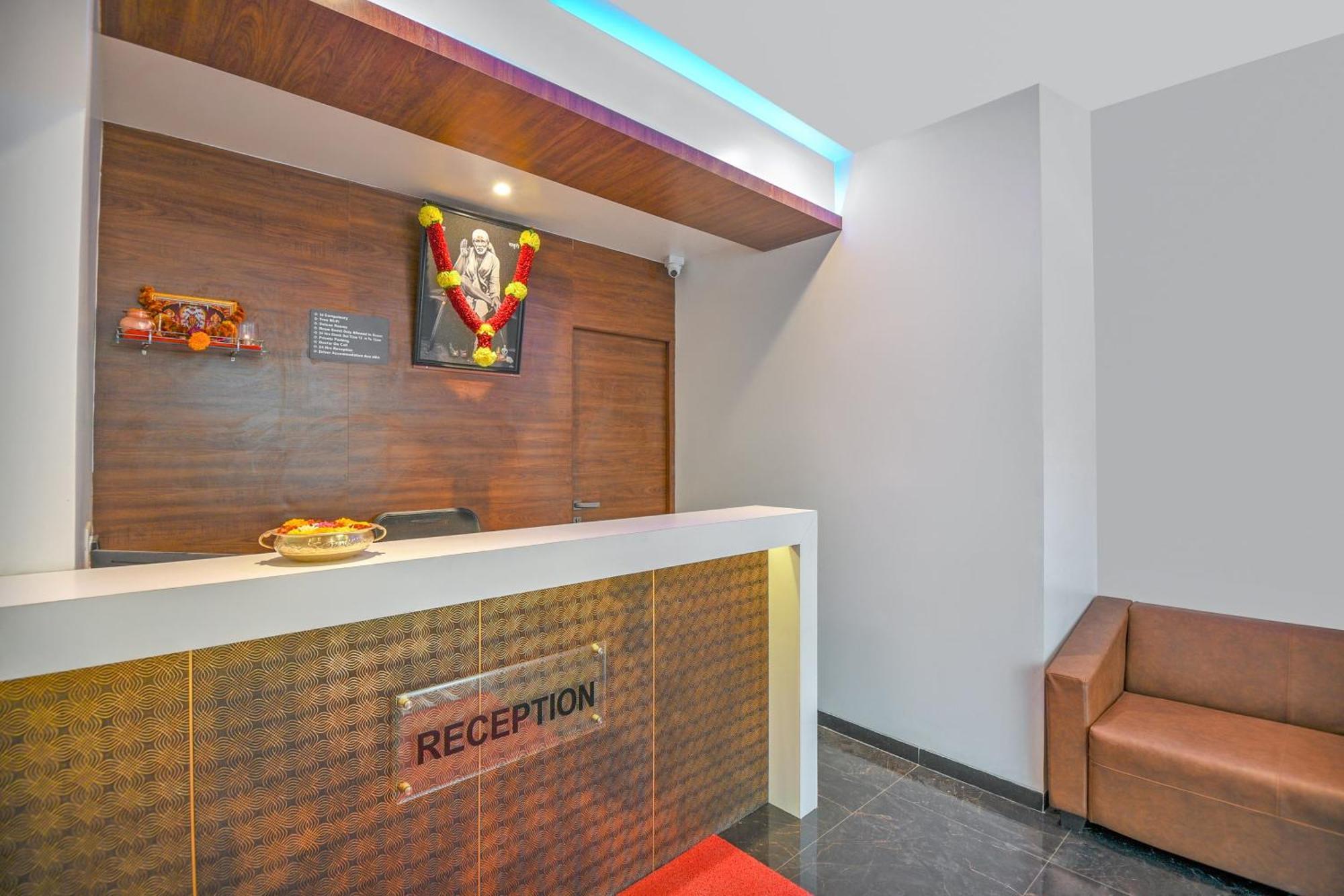 Oyo Flagship Hotel Shreeyash Executive Mangvadi Экстерьер фото