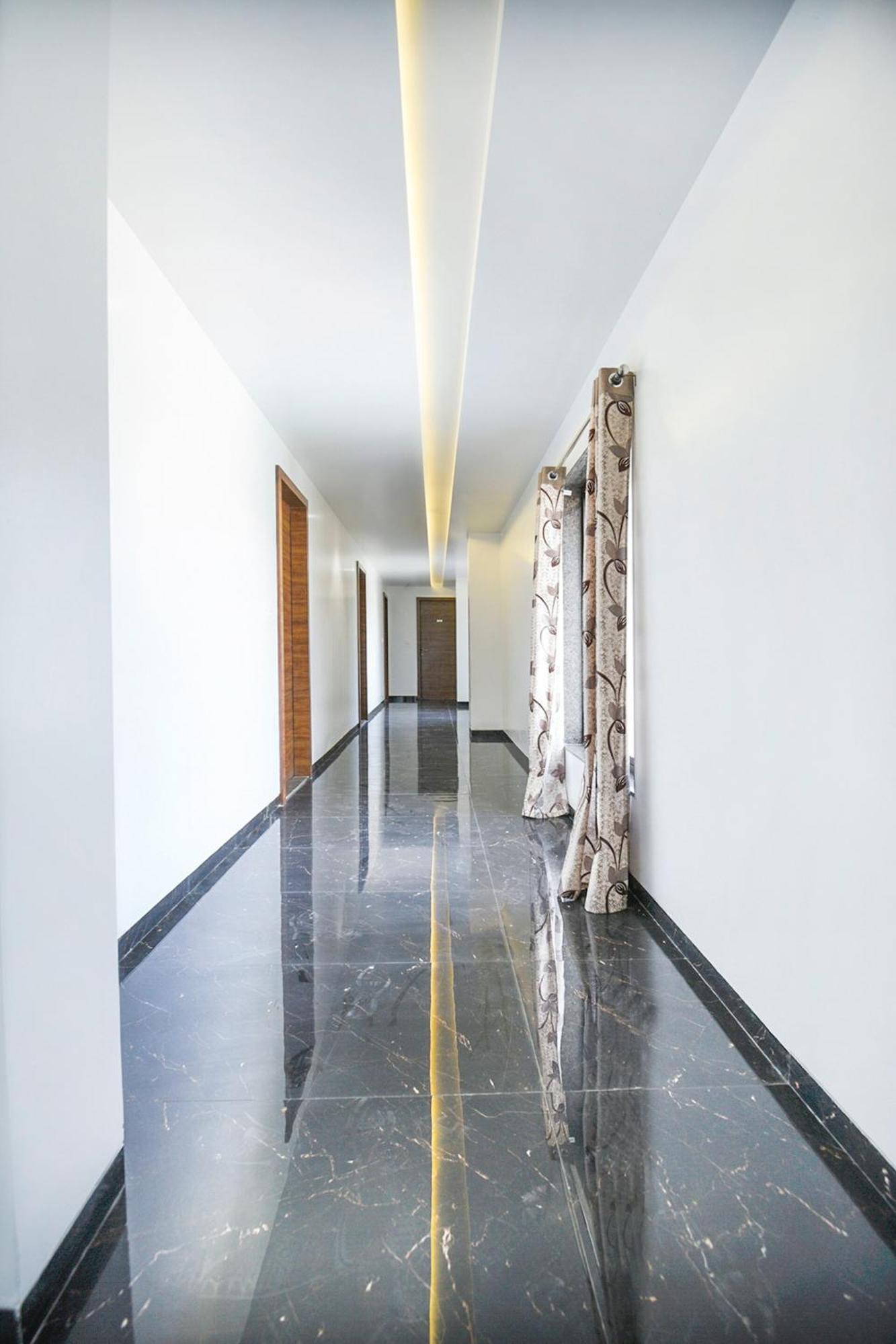 Oyo Flagship Hotel Shreeyash Executive Mangvadi Экстерьер фото