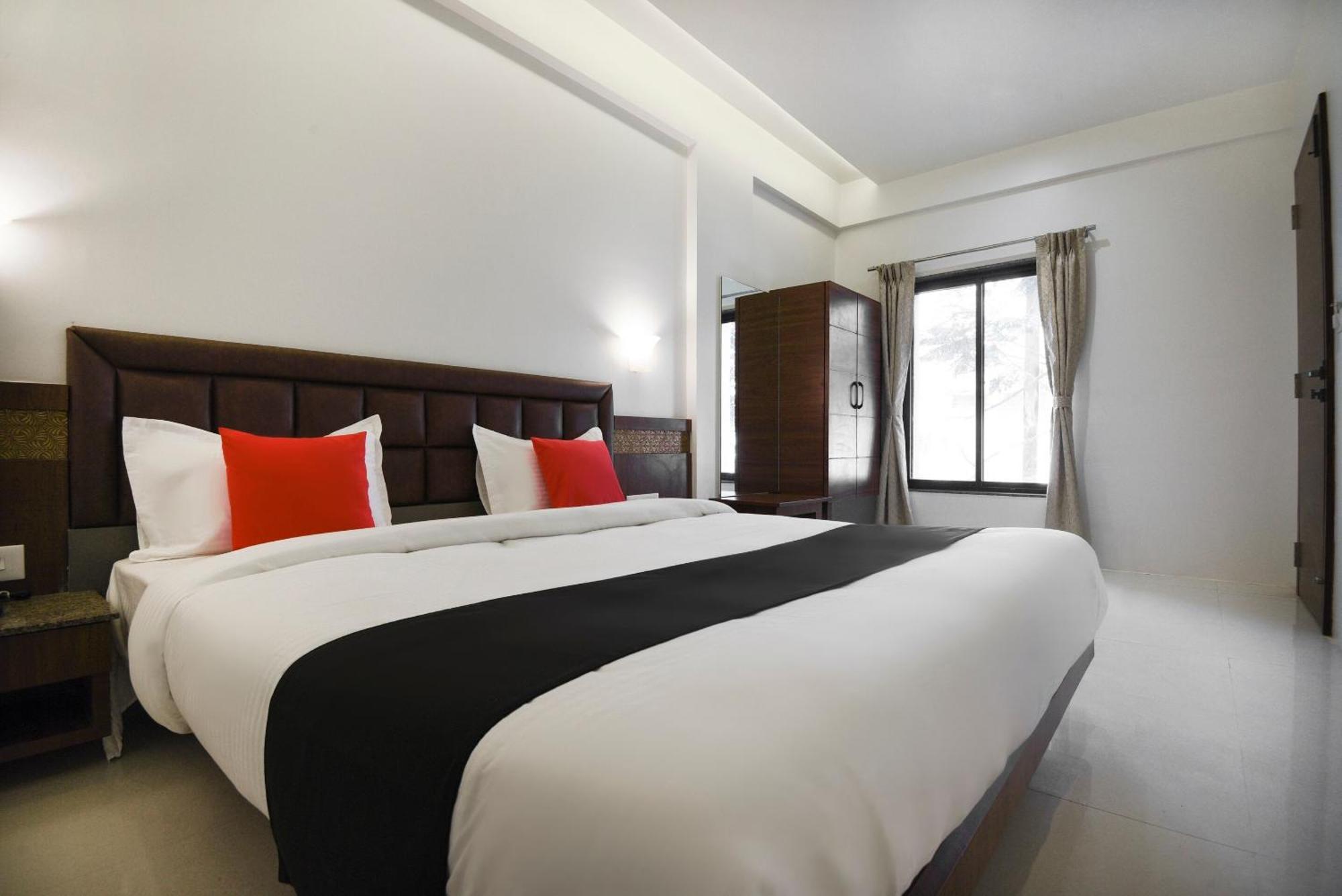 Oyo Flagship Hotel Shreeyash Executive Mangvadi Экстерьер фото